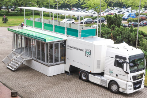 Der „Lab on Tour-Truck“ in Beckum: Technik hautnah erleben